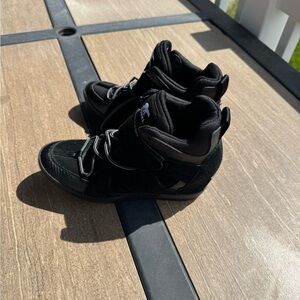 Women’s Out and About Sorel sneakers